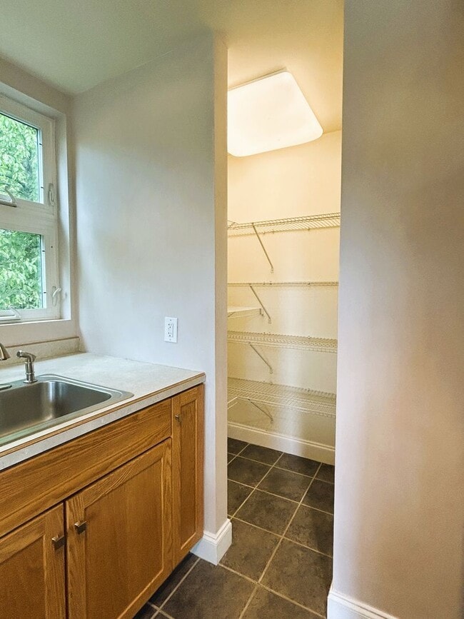 Building Photo - Just Beyond Downtown Boone with Amazing Mo...