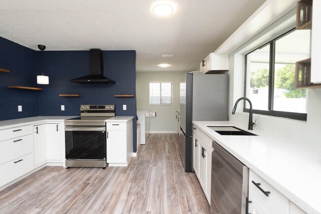 Building Photo - New Pool Home Rental Listing in Palm Bay Florida!