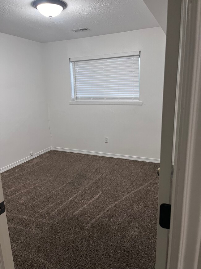 Building Photo - 889 Bristle Pine Pl