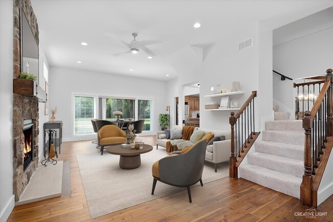 Building Photo - 2S920 Hickory Ln