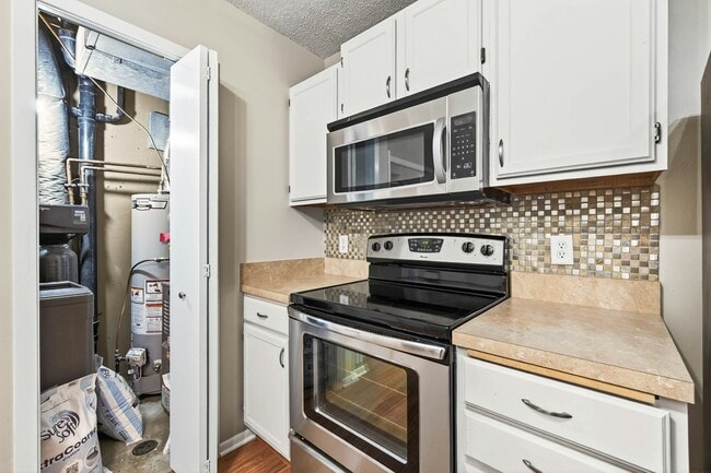 Building Photo - 13460 60th Pl N