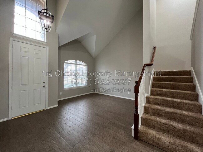 Building Photo - 5312 Scenic Point Dr