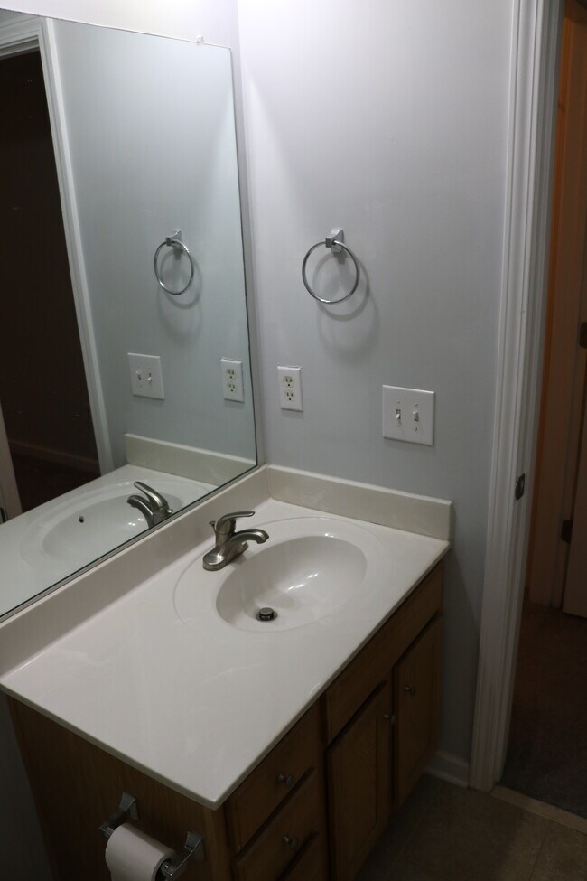 Building Photo - 1564 Walnut View Dr