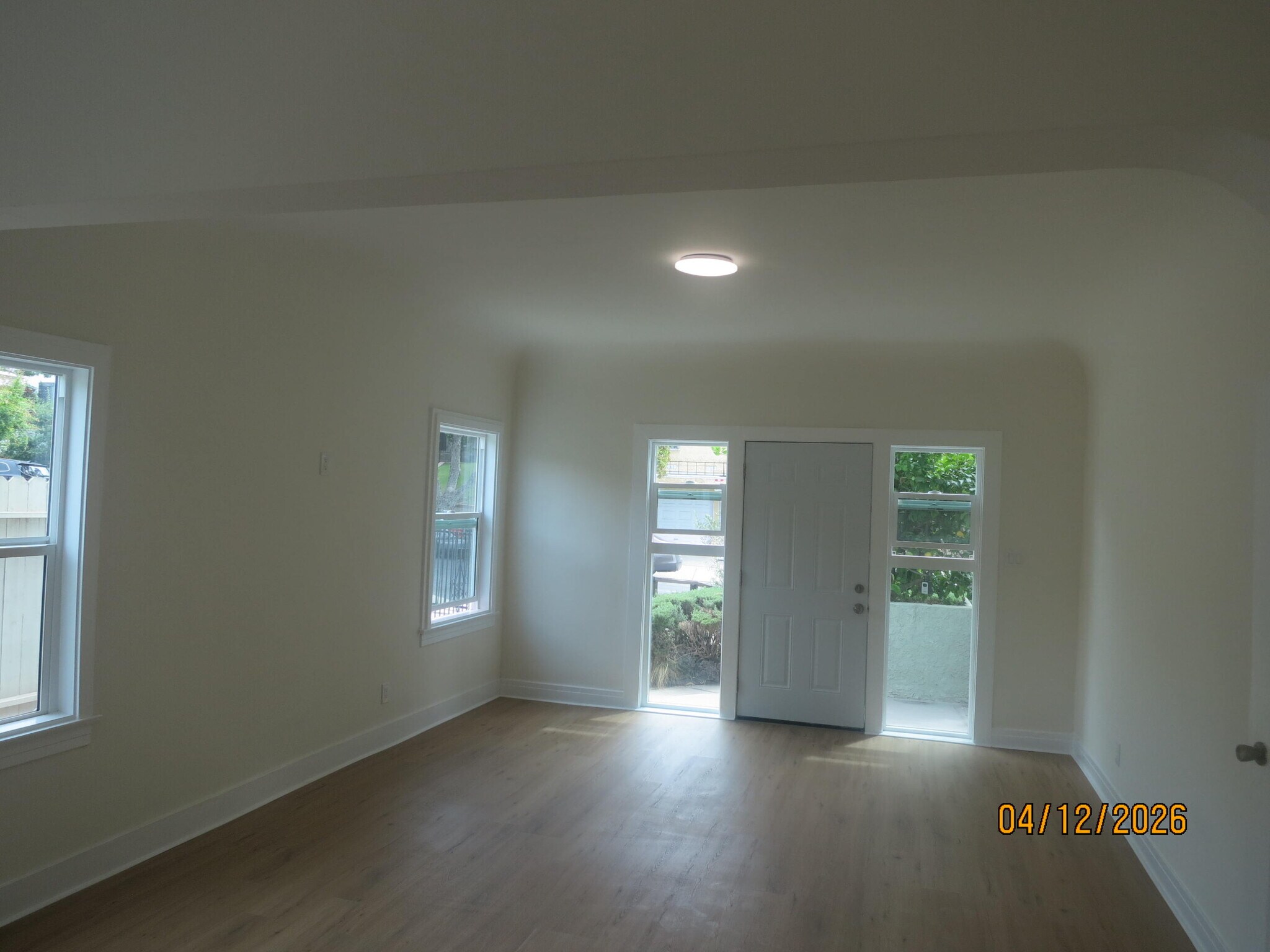 Building Photo - 2045 S Harcourt Ave