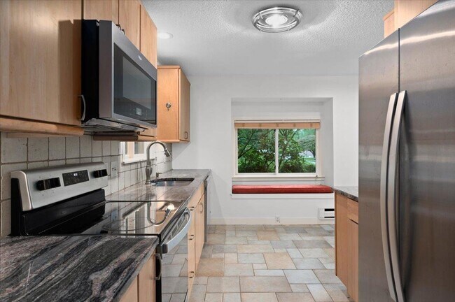 Building Photo - 605 Heritage Hills