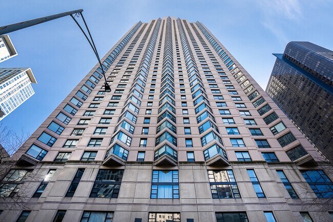 Primary Photo - 401 E Ontario St