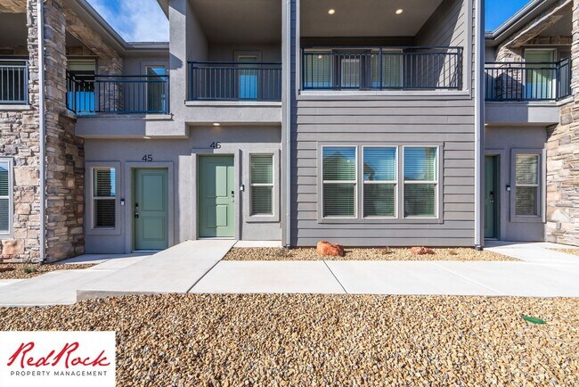 Building Photo - Stunning Spacious 3 Bedroom Unit