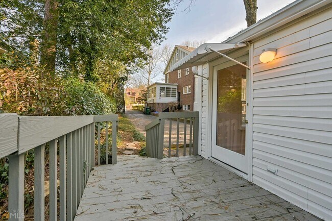 Building Photo - 1146 Oakdale Rd NE