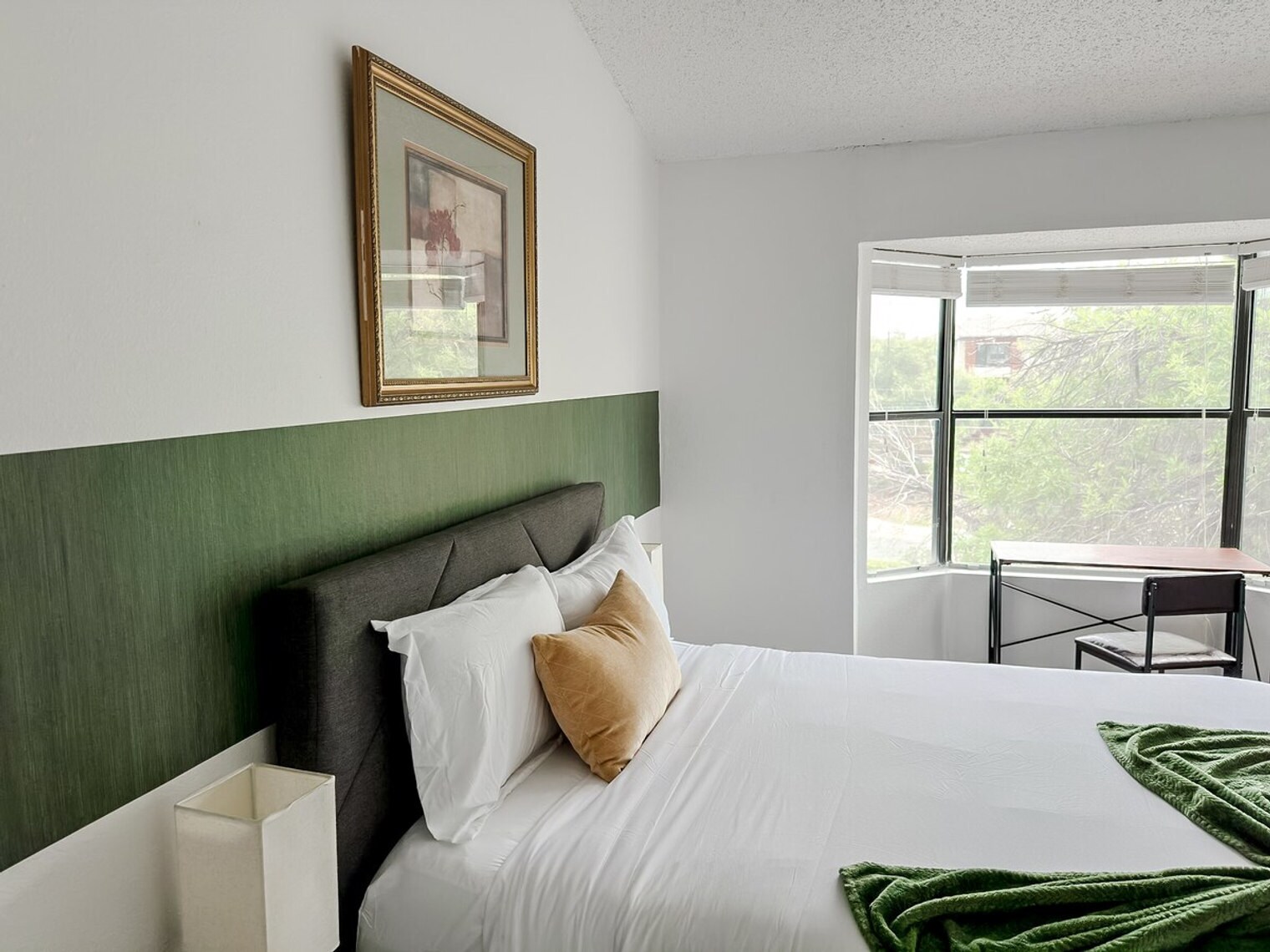 Building Photo - 1071 Clayton Ln