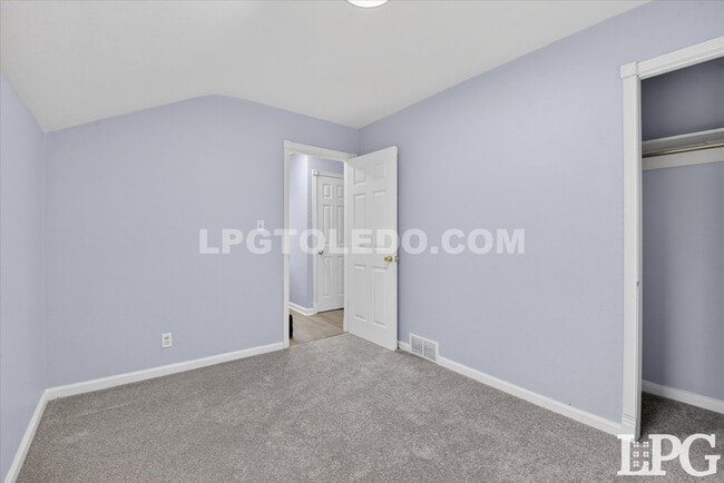 Building Photo - 1665 Burgoyne Dr