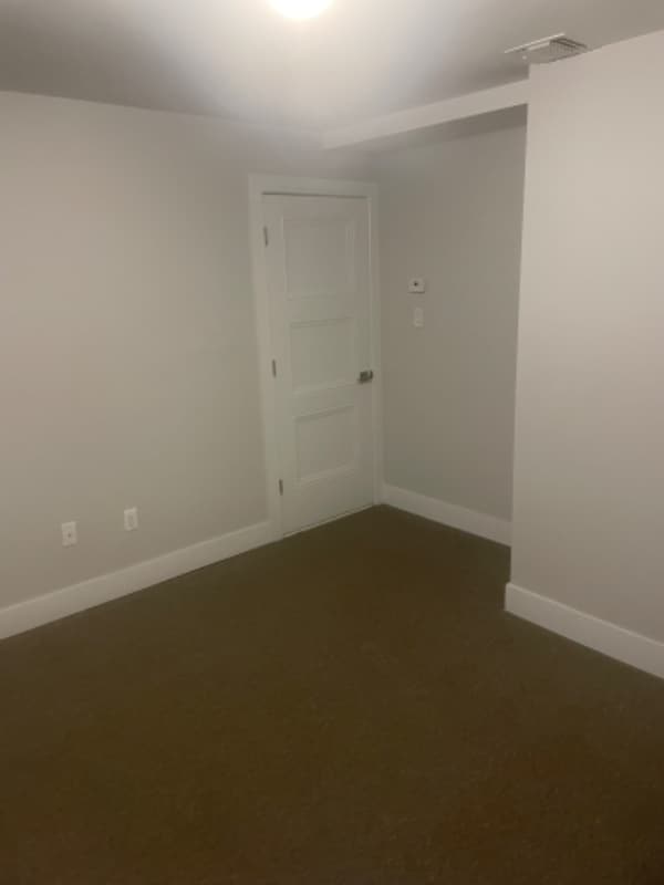 Building Photo - 0 Ionia Ave