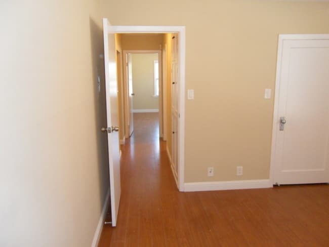 Building Photo - 460 Richfield Dr