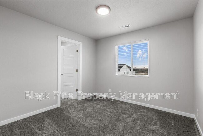 Building Photo - 11116 W Langit St