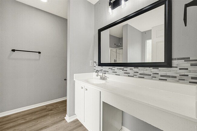 Building Photo - 3401 Pheasant Ln