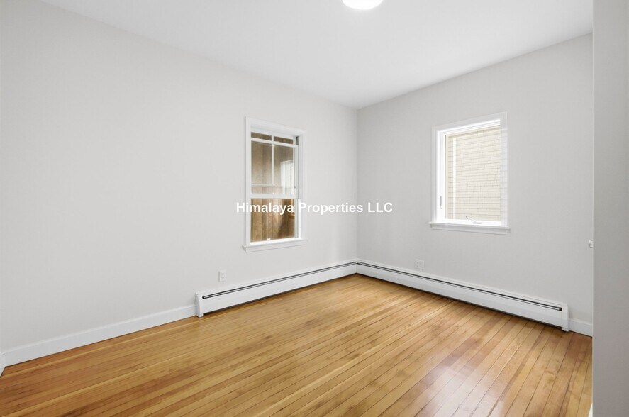 Building Photo - 111 Hillsdale Rd