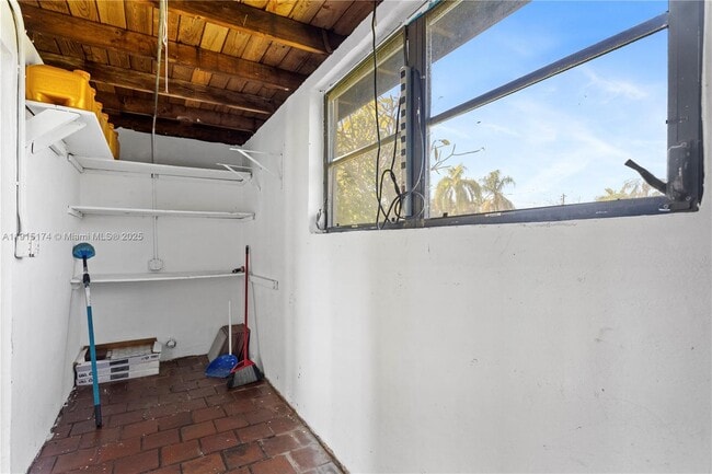 Building Photo - 10605 SW 112th St