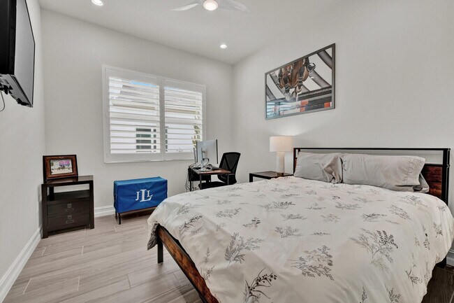 Building Photo - 138 Palma St