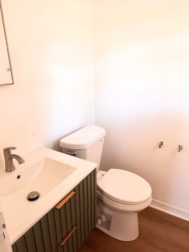 Building Photo - Newly Renovated 3-Bed/2-Bath Home – Large Yard & Fenced Privacy!