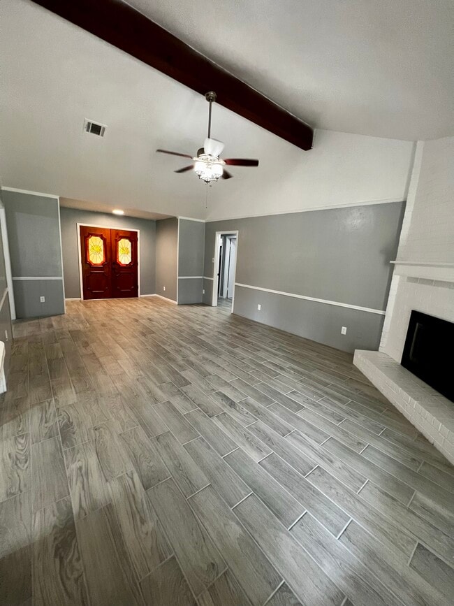 Building Photo - 4030 Thistledown Dr