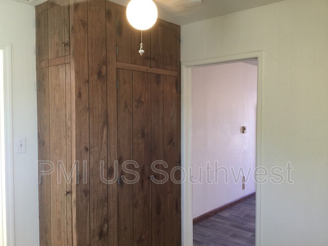Building Photo - 2088 Del Rey Dr