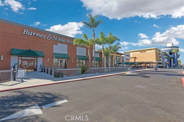 Building Photo - 7235 Marina Pacifica Dr S