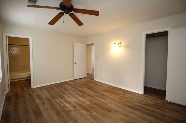 Building Photo - Location! Location! Location! Alpharetta