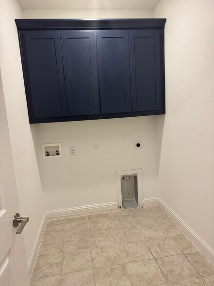 Building Photo - 701 Harmony Trl