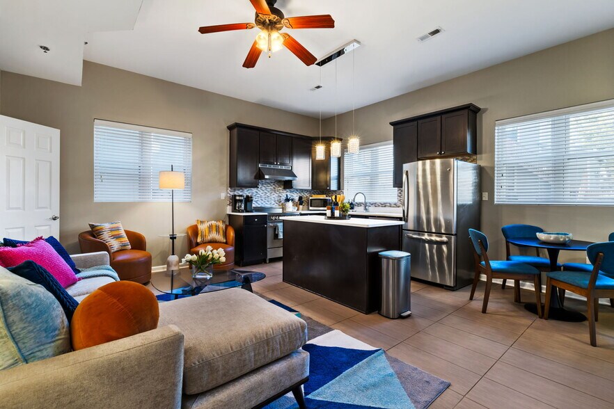 Building Photo - 816 S Negley Ave