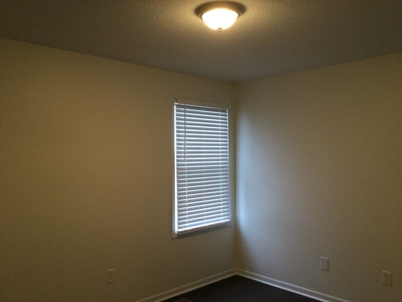 Building Photo - 7885 Butterfield Ln