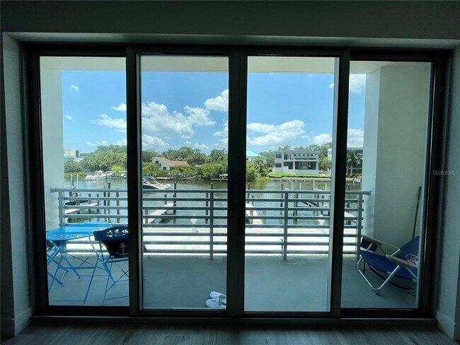 Building Photo - 1709 N Tamiami Trl