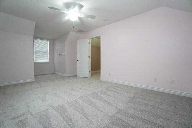 Building Photo - 11565 W Zachery Ave