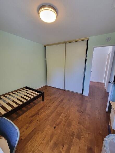 Building Photo - 575 Villa Real