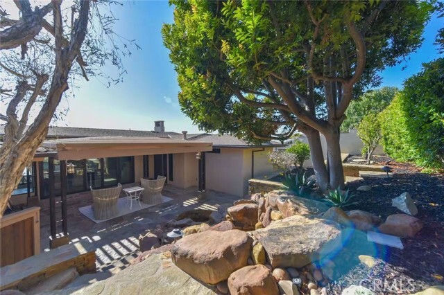 Building Photo - 1220 Ensenada Ave