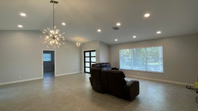 Building Photo - 17548 32nd Ln N