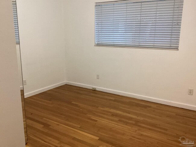 Building Photo - 1600 E Texar Dr