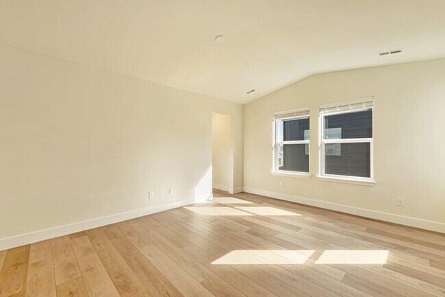 Building Photo - 394 Blackfoot St