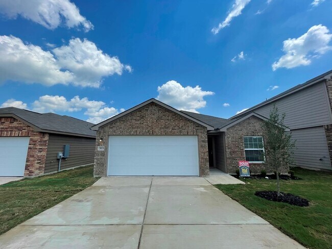 Primary Photo - 313 Cres Park Dr