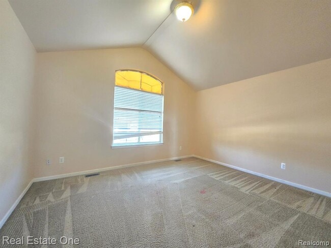 Building Photo - 42510 Pinehurst Dr