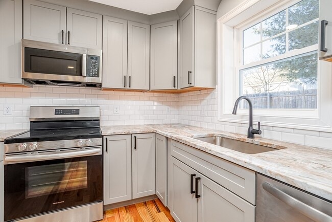 Building Photo - 27 Milton St