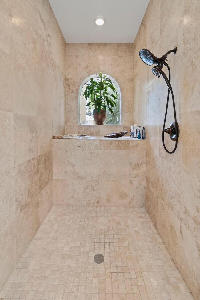 Building Photo - 3399 70th Ln N