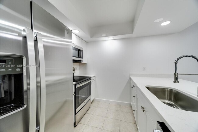 Building Photo - 4150 Jimmy Buffett Mem Hwy