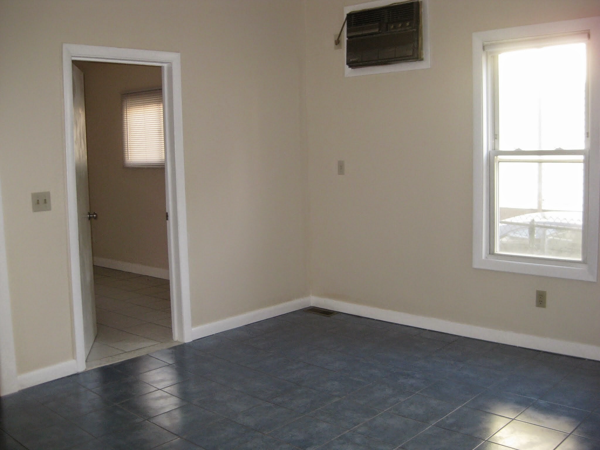 Building Photo - 161 Pearl St