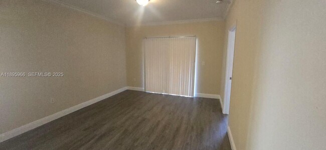 Building Photo - 230 SW 117th Terrace