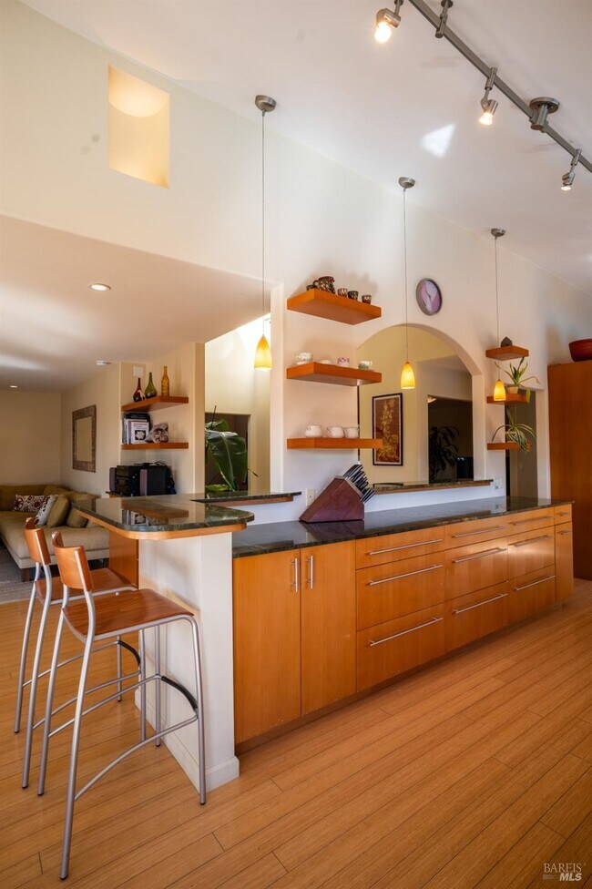 Building Photo - 452 Chestnut Ave