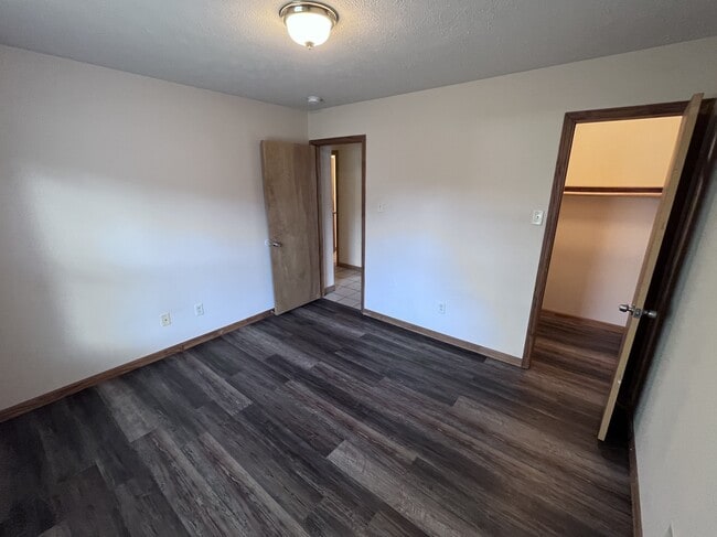 Building Photo - 40 Marie Ln