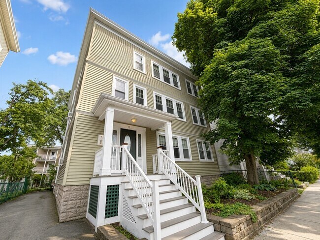 Building Photo - 71 Beechcroft St