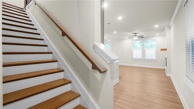 Building Photo - 727 Stickley Oak Way