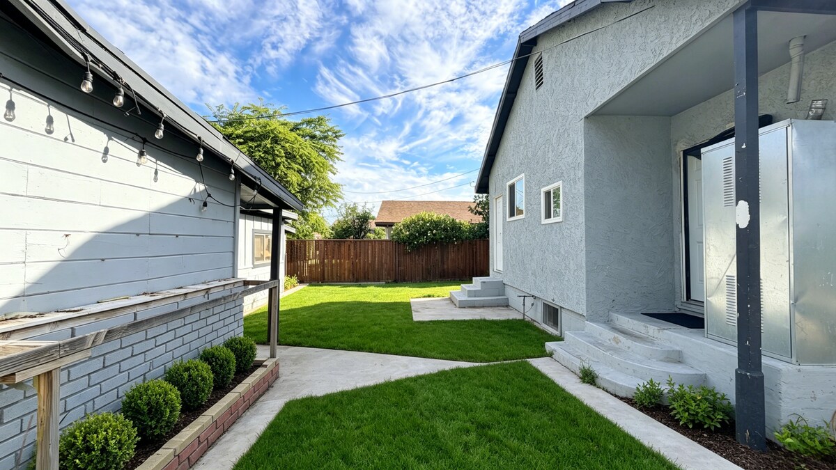 Building Photo - 6268 Reno Ave