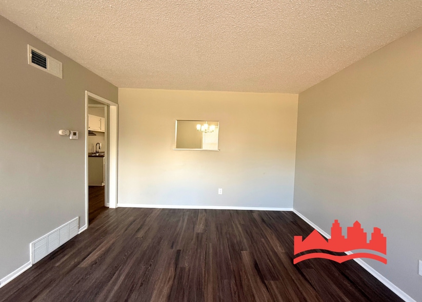 Building Photo - 5286 Broken Oak Dr