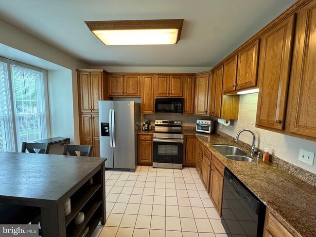 Building Photo - 9408 Regency Crest Dr